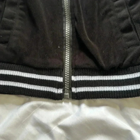 Betsy Johnson velour black bomber jacket roses size 3T - Picture 6 of 7